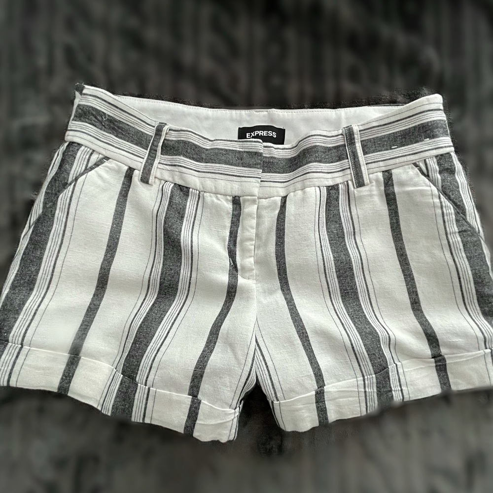 EXPRESS Blk/White MIDI Low Rise Linen Shorts Sz 8
